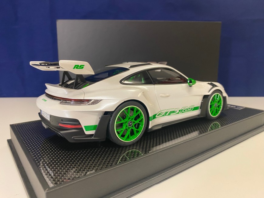 right-image-911 GT3 RS (type 992)